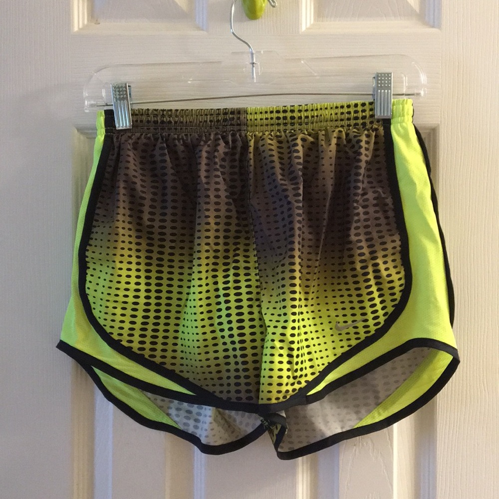 Nike Tempo Shorts Women’s